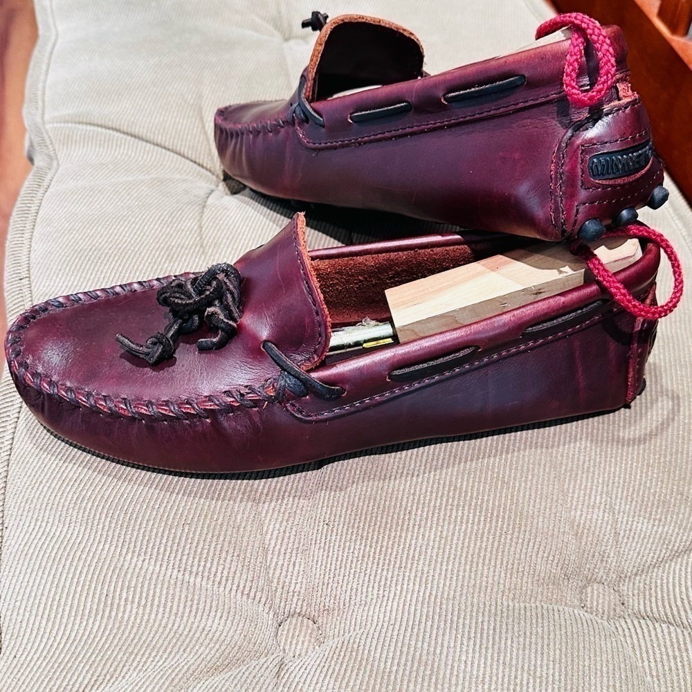 Winnetonka Leather Driving Moccasins. - Picture 2 of 14
